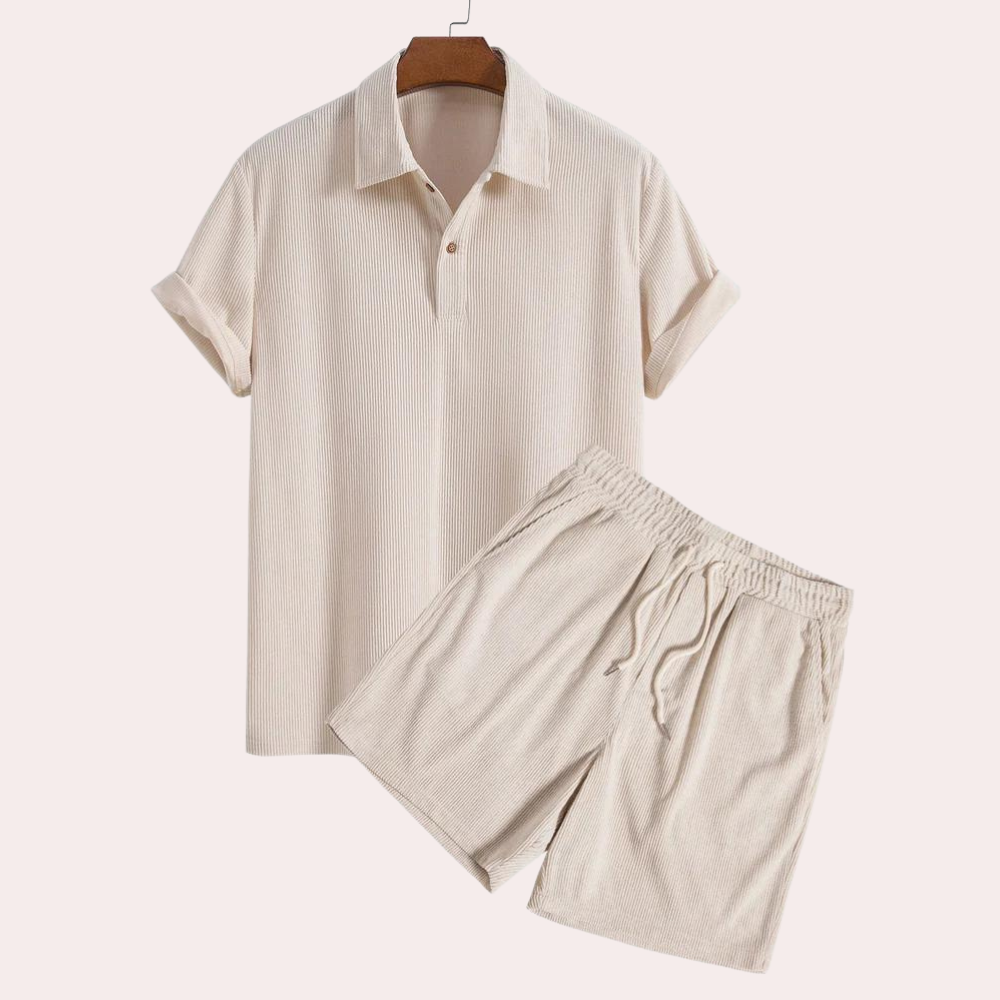 Beige corduroy tweedelige set voor heren met een poloshirt en korte broek