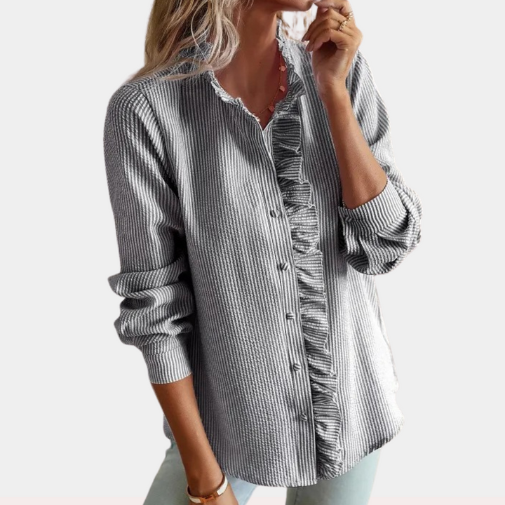 Stijlvolle en gestreepte zomerblouse